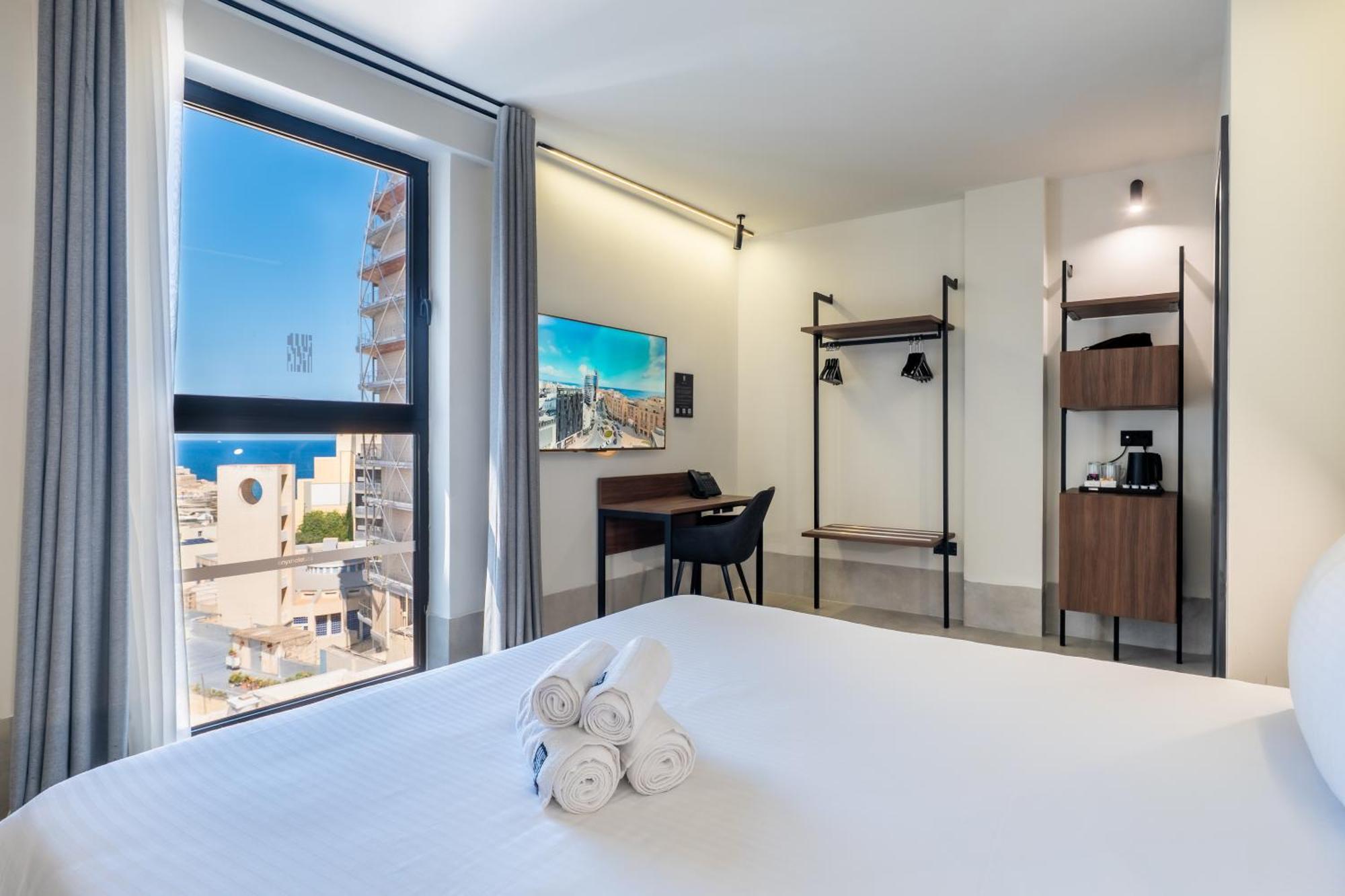 Onyx Hotel Saint Julian's Ngoại thất bức ảnh